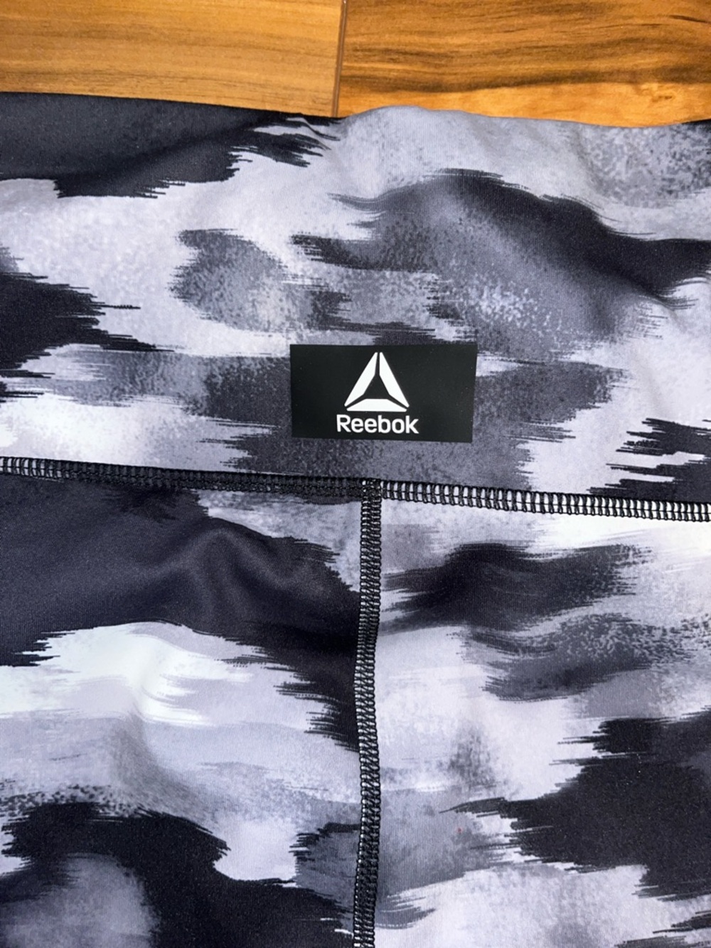 NWT Reebok Getaway High Rise Print 7/8 Leggings - Picture 8 of 8